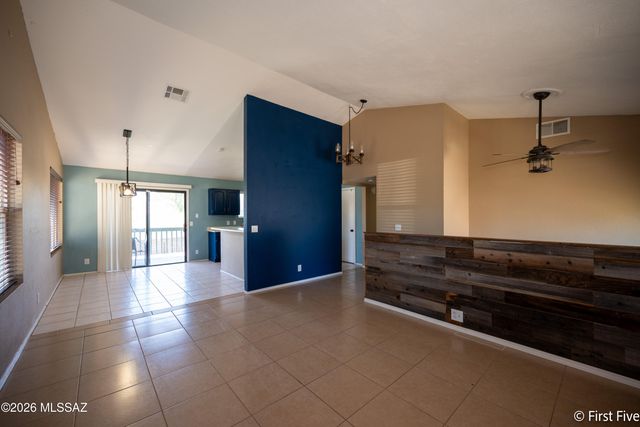 8984 N Eaglestone Loop, Tucson, AZ 85742