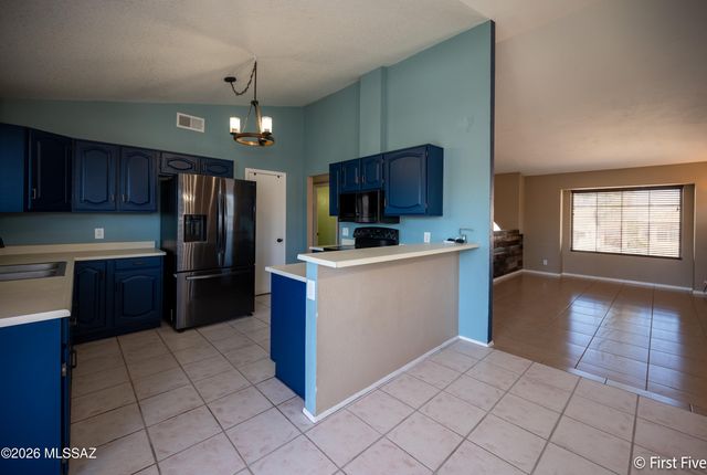 8984 N Eaglestone Loop, Tucson, AZ 85742