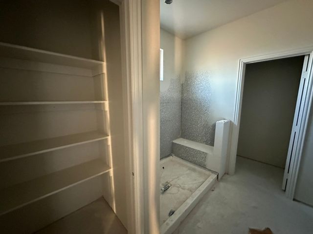 2466 Blackjack Oak Road, Oak Ridge, TX 75161