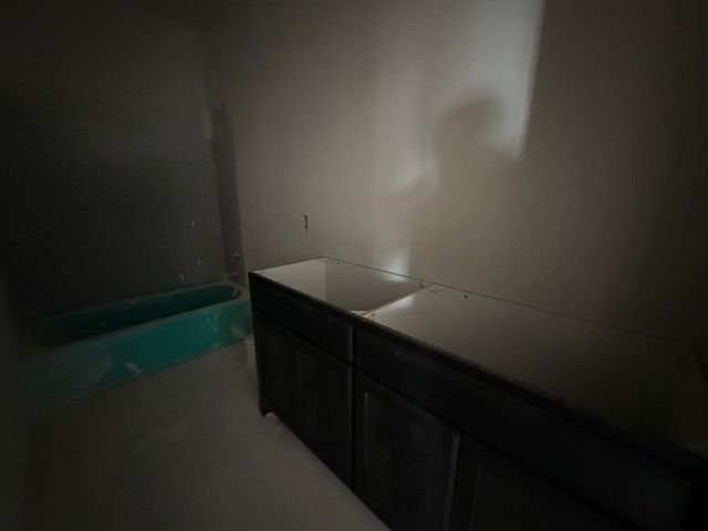 2466 Blackjack Oak Road, Oak Ridge, TX 75161