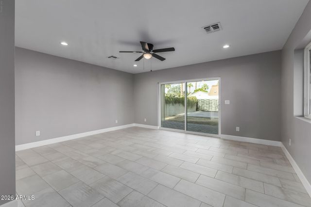 2001 N LAUREL Avenue, Phoenix, AZ 85007