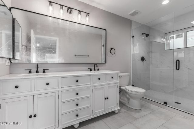 2001 N LAUREL Avenue, Phoenix, AZ 85007