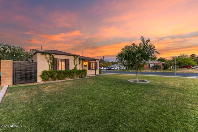 2001 N LAUREL Avenue, Phoenix, AZ 85007