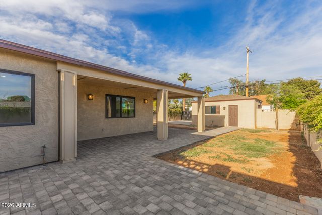 2001 N LAUREL Avenue, Phoenix, AZ 85007