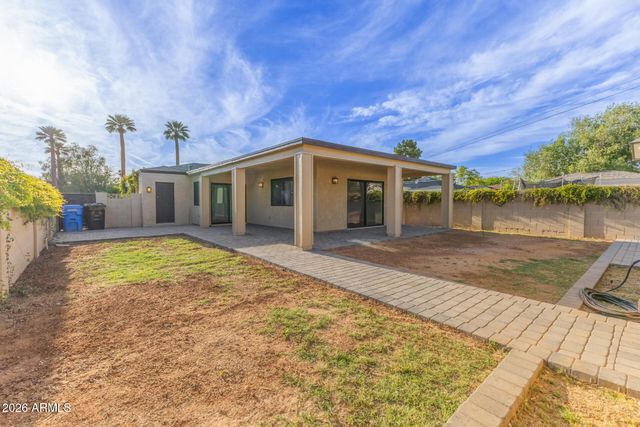 2001 N LAUREL Avenue, Phoenix, AZ 85007