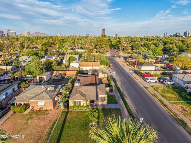 2001 N LAUREL Avenue, Phoenix, AZ 85007