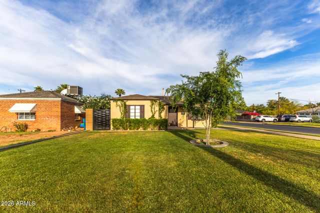 2001 N LAUREL Avenue, Phoenix, AZ 85007