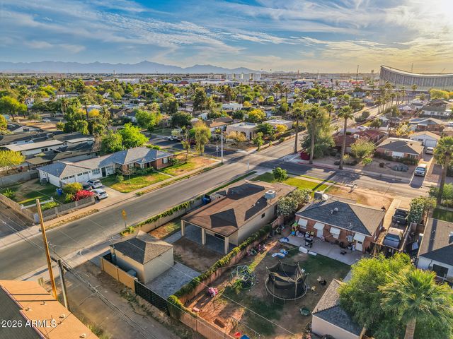 2001 N LAUREL Avenue, Phoenix, AZ 85007