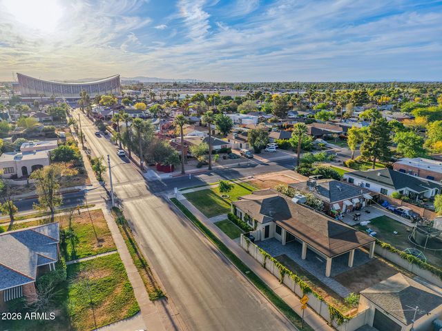 2001 N LAUREL Avenue, Phoenix, AZ 85007