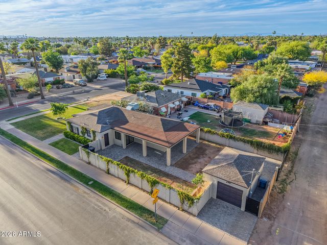 2001 N LAUREL Avenue, Phoenix, AZ 85007