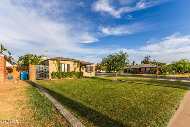 2001 N LAUREL Avenue, Phoenix, AZ 85007