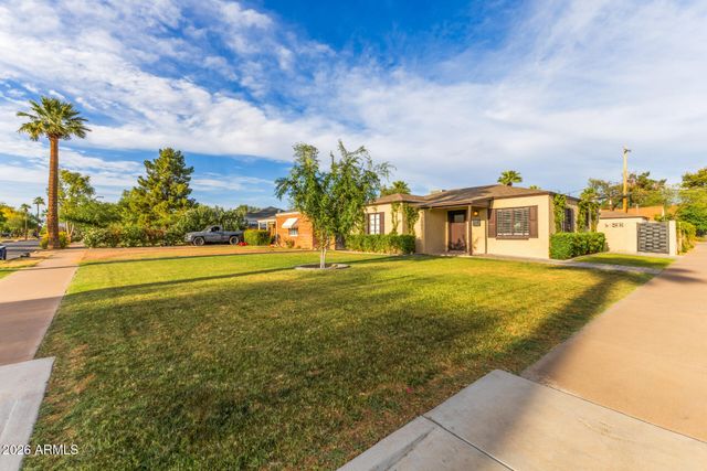 2001 N LAUREL Avenue, Phoenix, AZ 85007