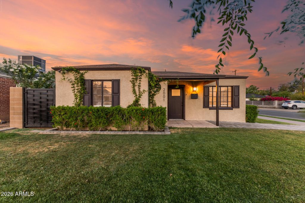 2001 N LAUREL Avenue, Phoenix, AZ 85007