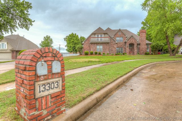 13303 E 95th Place N, Owasso, OK 74055