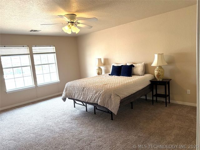 13303 E 95th Place N, Owasso, OK 74055