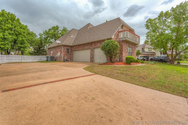 13303 E 95th Place N, Owasso, OK 74055