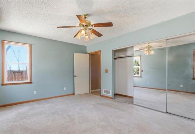 206 Alberta Street, Mclouth, KS 66054