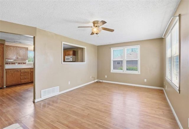 206 Alberta Street, Mclouth, KS 66054