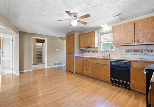 206 Alberta Street, Mclouth, KS 66054