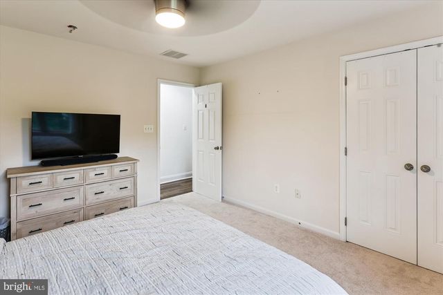 32 GRAYS RD, Harwood, MD 20776