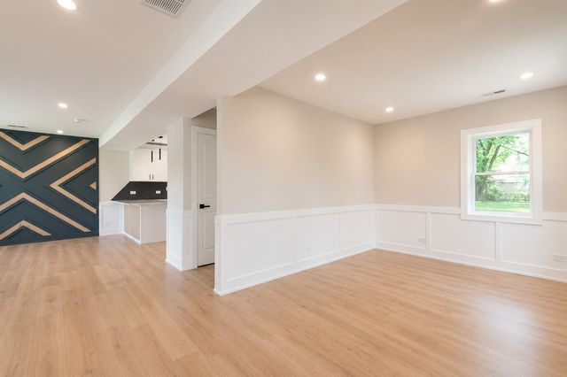 9316 Sayre Avenue, Oak Lawn, IL 60453