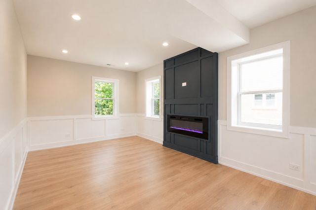 9316 Sayre Avenue, Oak Lawn, IL 60453