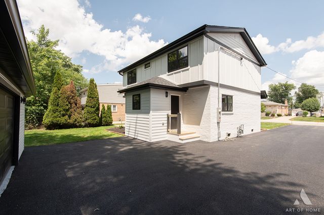 9316 Sayre Avenue, Oak Lawn, IL 60453