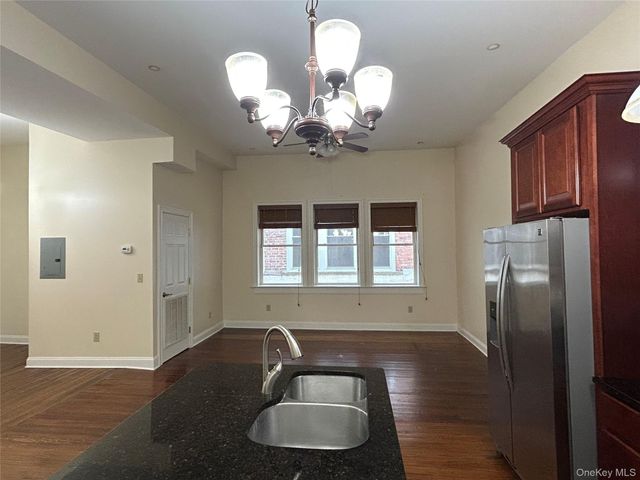 337 Main Street 2R, Poughkeepsie, NY 12601