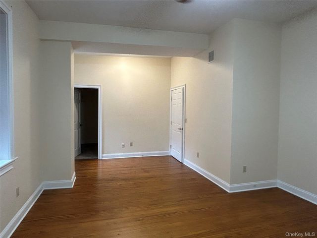 337 Main Street 2R, Poughkeepsie, NY 12601