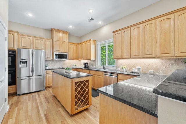 209 Overlook CT, Georgetown, TX 78628