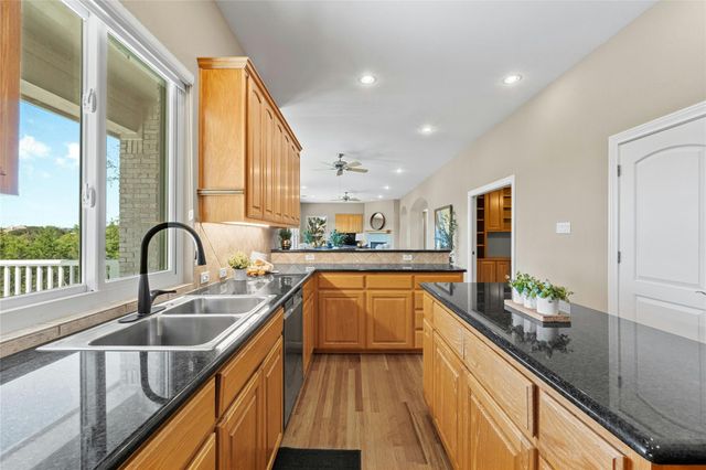 209 Overlook CT, Georgetown, TX 78628