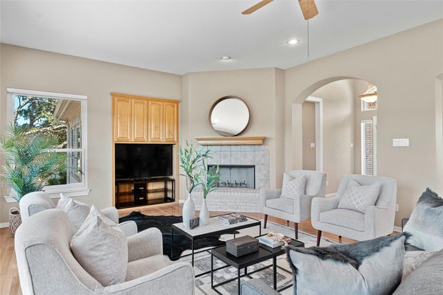 209 Overlook CT, Georgetown, TX 78628