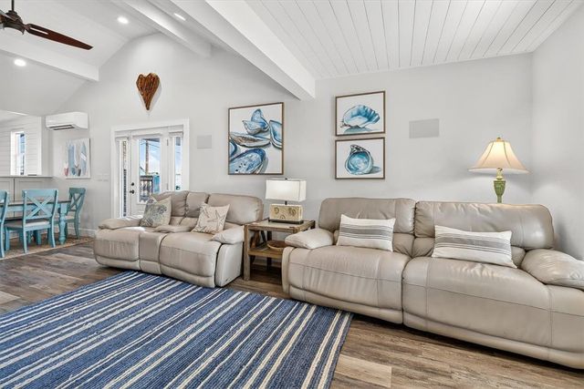 413 Mercer St, Port Aransas, TX 78373