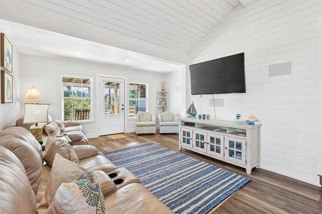 413 Mercer St, Port Aransas, TX 78373