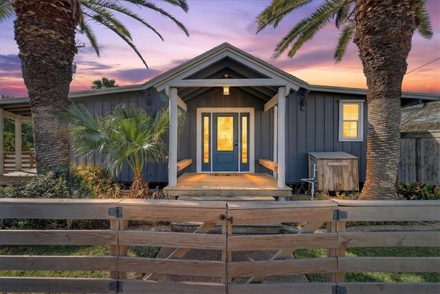 413 Mercer St, Port Aransas, TX 78373
