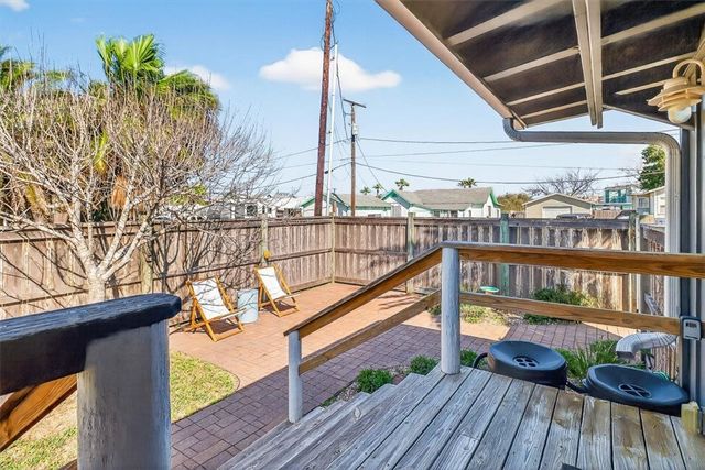 413 Mercer St, Port Aransas, TX 78373