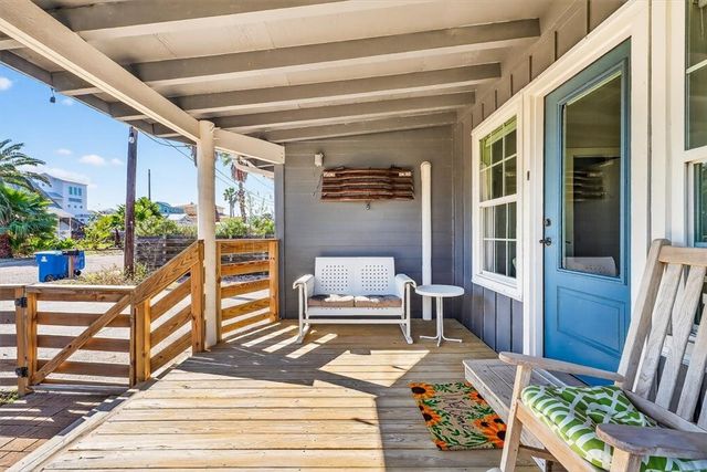 413 Mercer St, Port Aransas, TX 78373