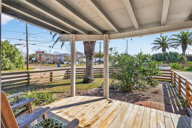 413 Mercer St, Port Aransas, TX 78373