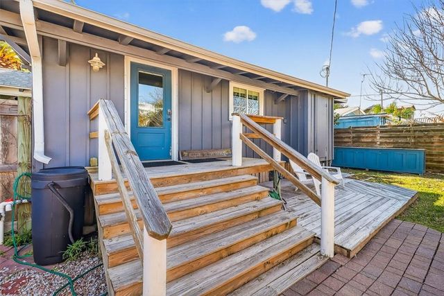 413 Mercer St, Port Aransas, TX 78373