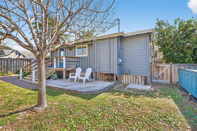 413 Mercer St, Port Aransas, TX 78373