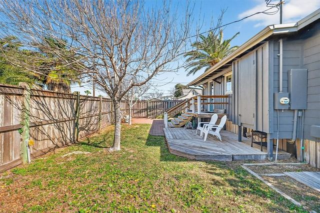 413 Mercer St, Port Aransas, TX 78373