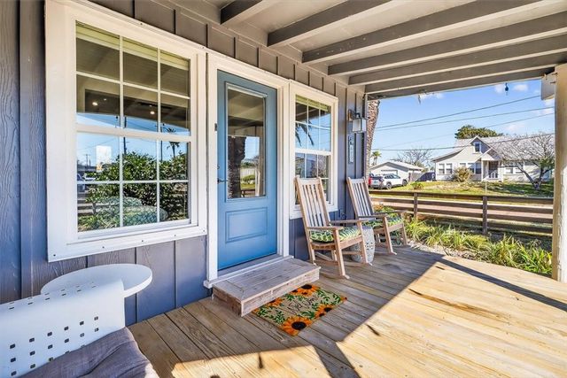 413 Mercer St, Port Aransas, TX 78373