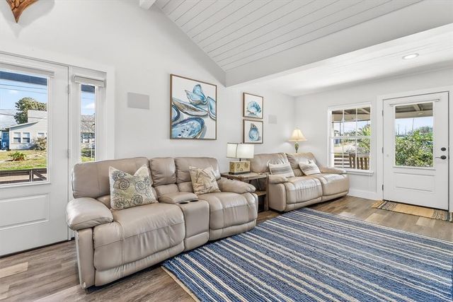 413 Mercer St, Port Aransas, TX 78373