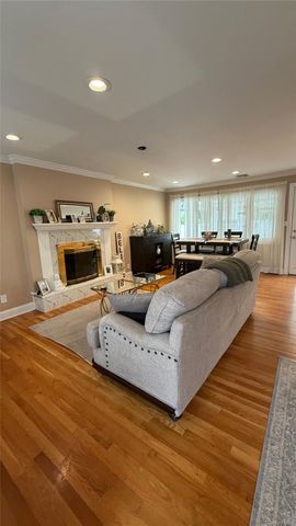 914 Annette Drive, Wantagh, NY 11793
