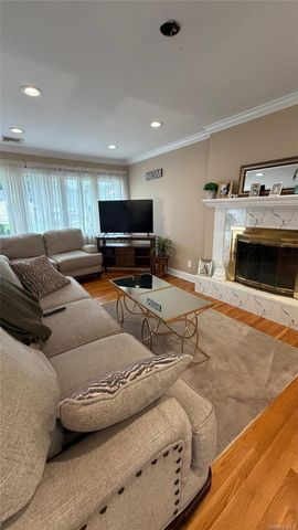 914 Annette Drive, Wantagh, NY 11793