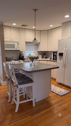 914 Annette Drive, Wantagh, NY 11793