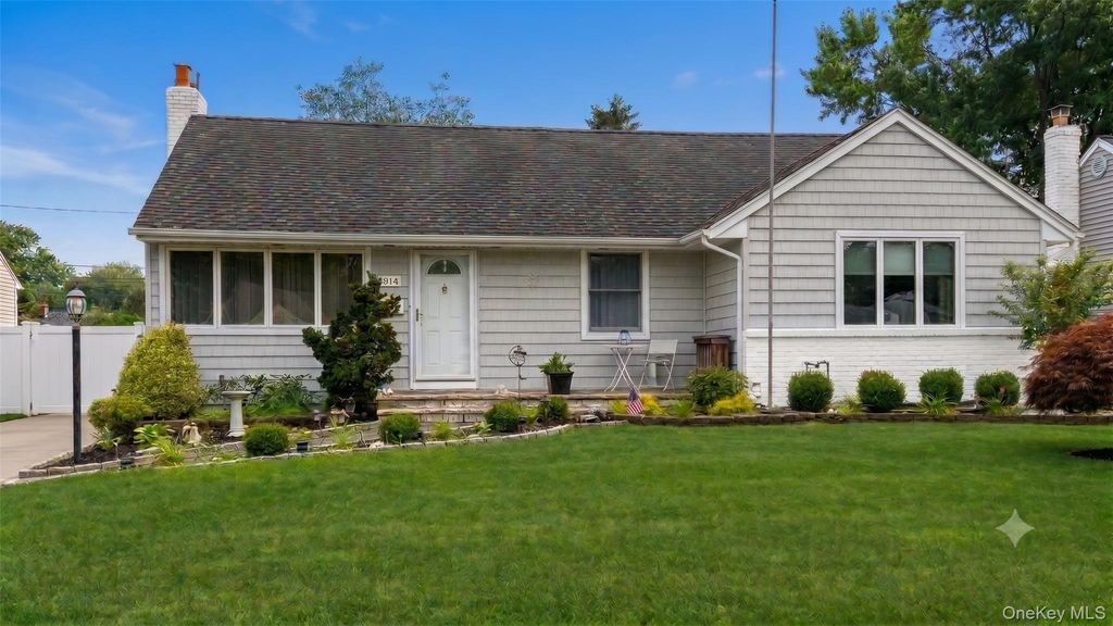 914 Annette Drive, Wantagh, NY 11793