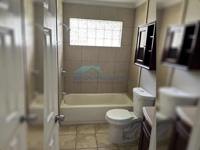 2810 Pinewood Drive, League City, TX 77573