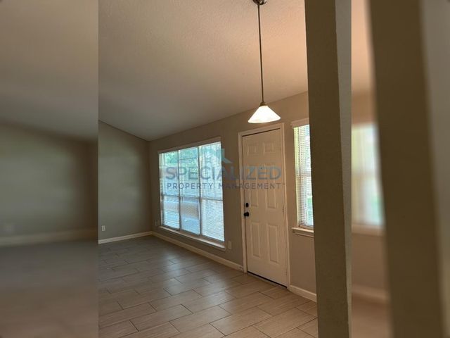 2810 Pinewood Drive, League City, TX 77573