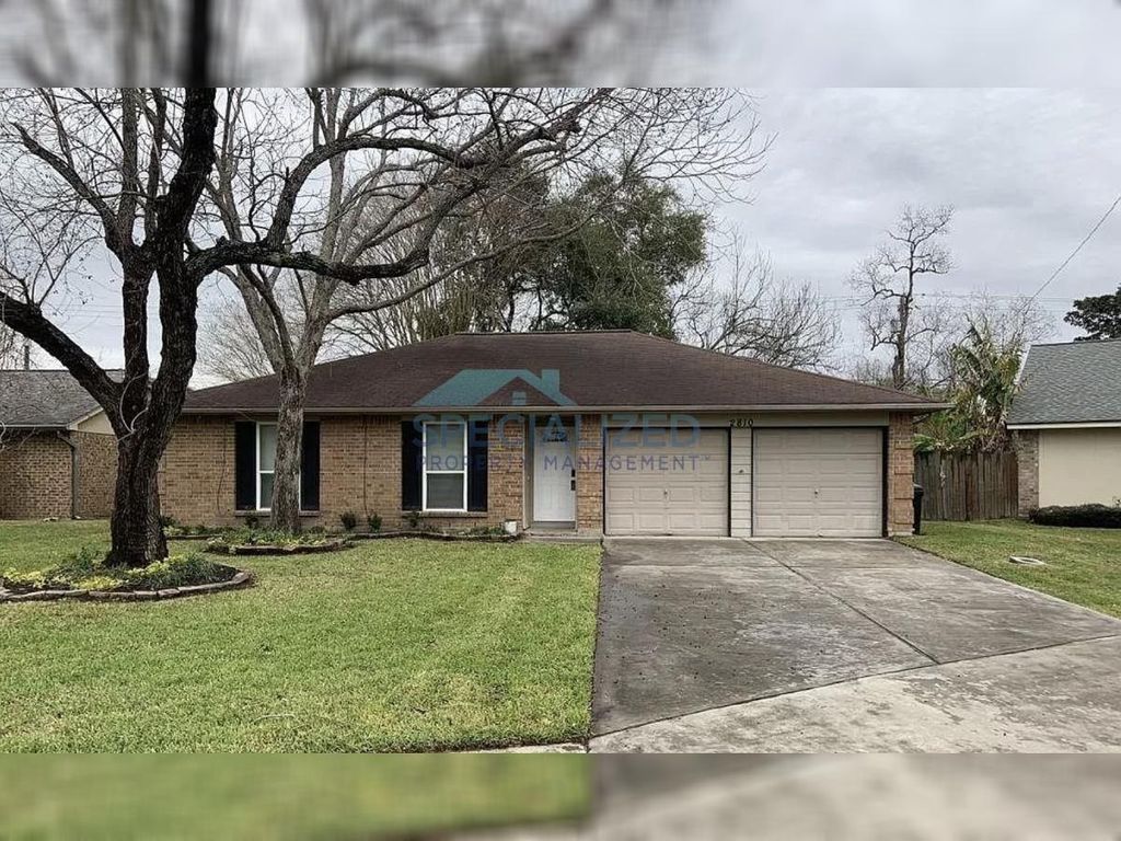 2810 Pinewood Drive, League City, TX 77573